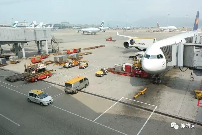 面對經濟不景氣和供應鏈中斷的困境，香港航空貨運推遲了貨物檢查新規！