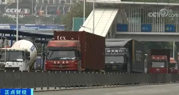 集裝箱車隊喊話多家船公司：運價不上調將停工！